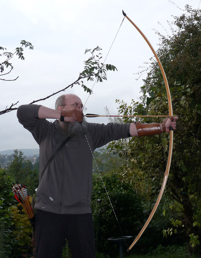 Gallery 129 page 1 yew 54lb English longbow